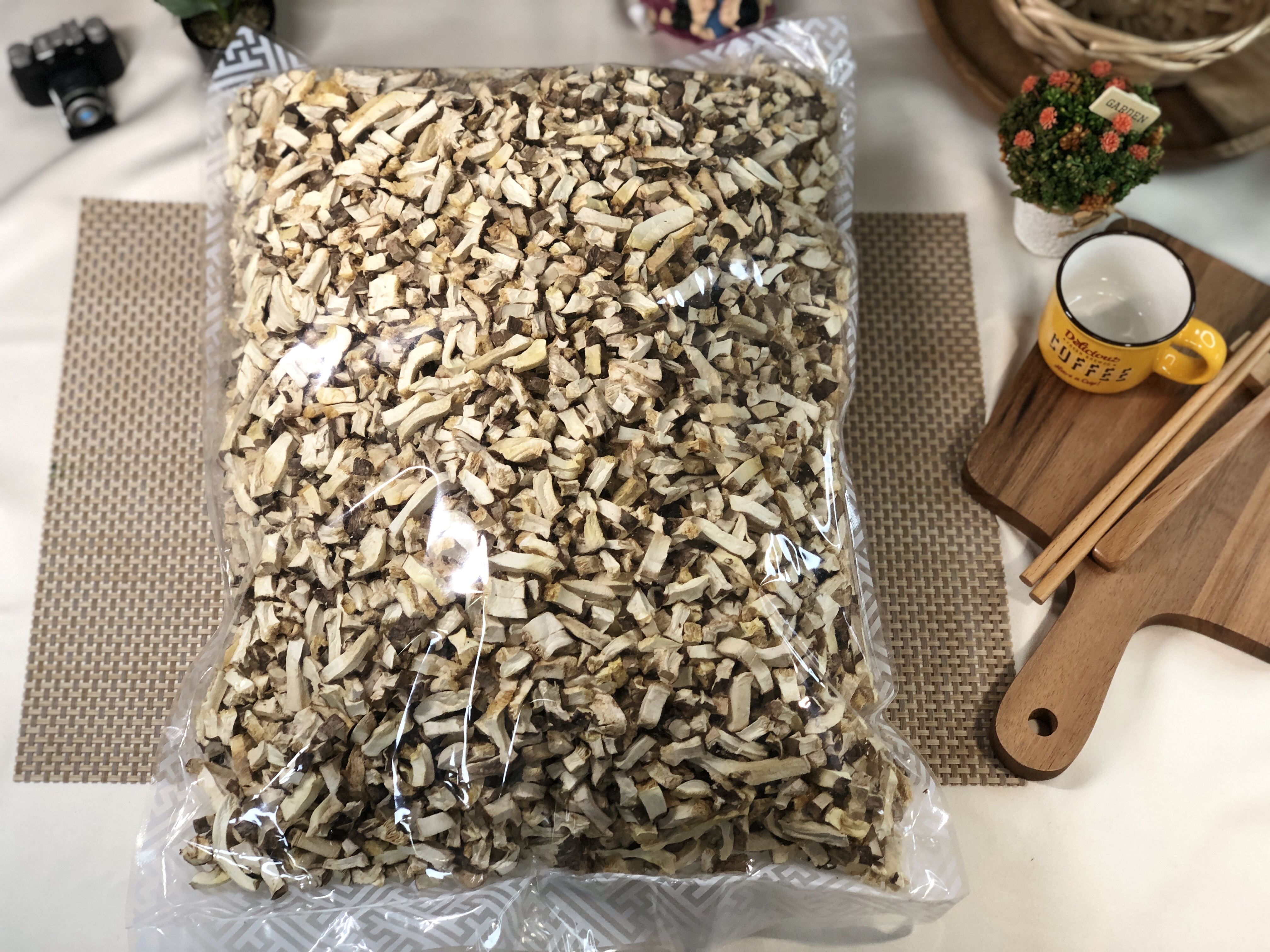 특A급 사각 절단 표고버섯 1kg 버섯칩 건표고버섯 표고버섯채 후레이크 짜글이 찌게 토핑