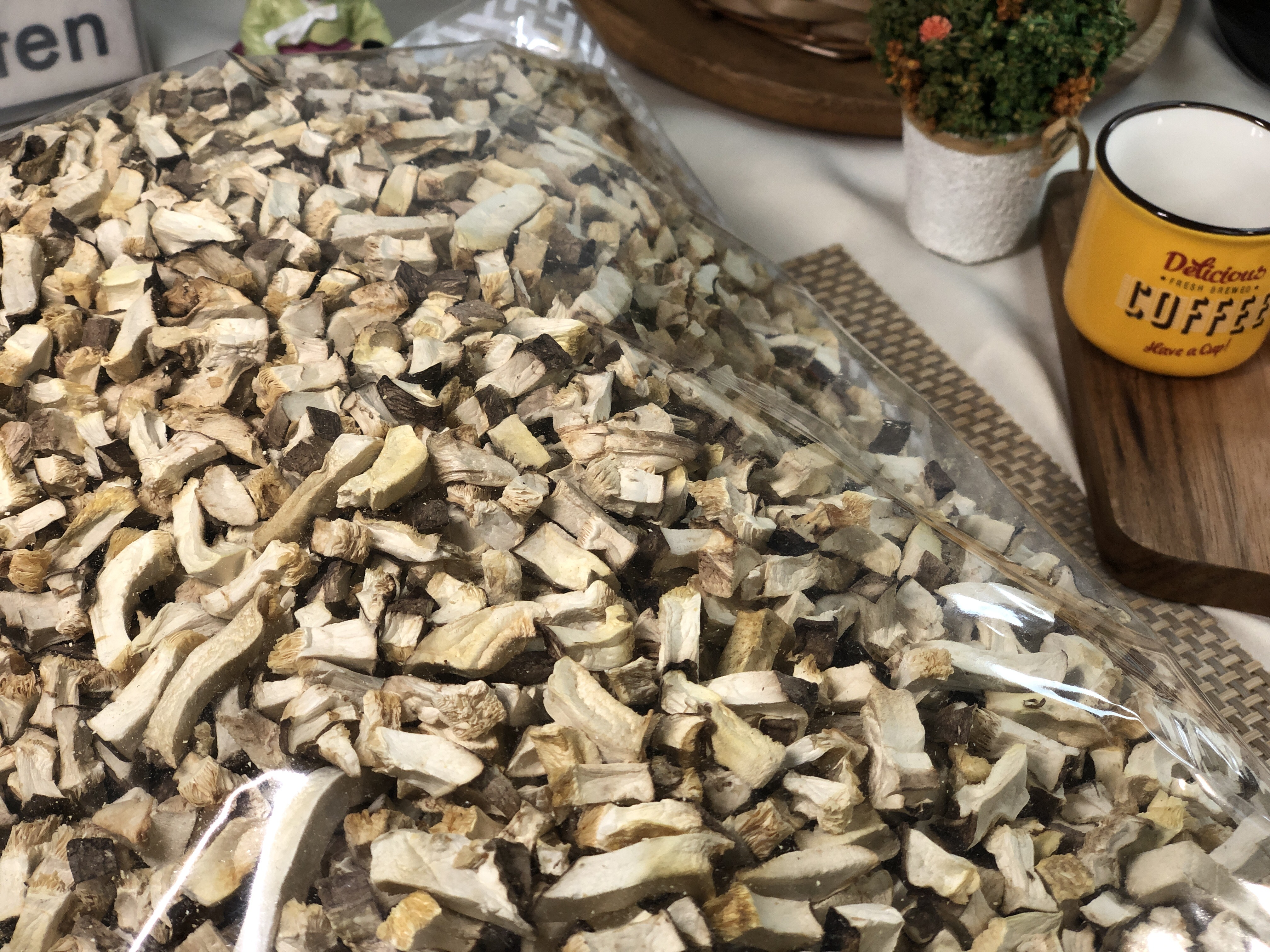 특A급 사각 절단 표고버섯 1kg 버섯칩 건표고버섯 표고버섯채 후레이크 짜글이 찌게 토핑 - 상세 이미지 3