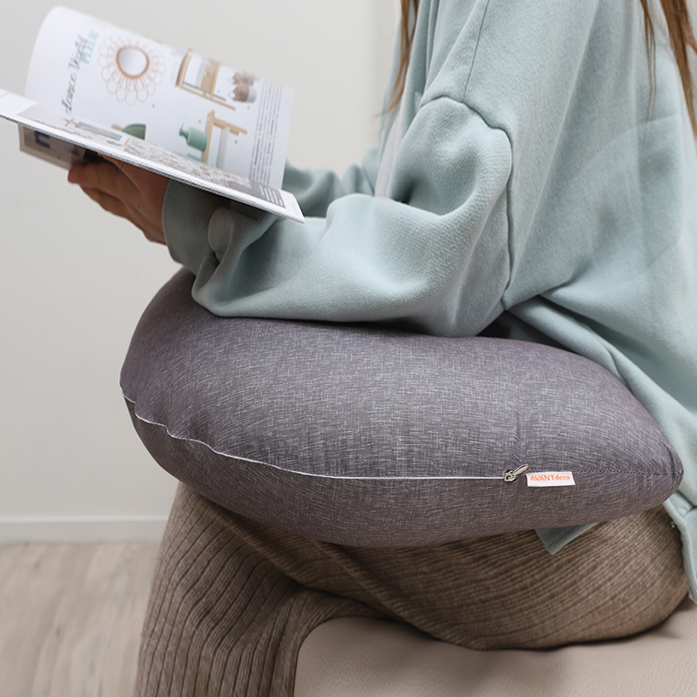 더베딩샵 반달 쿠션 미용실 바나나 배꼽 독서 뜨개질 허그 실키마이크로 블루