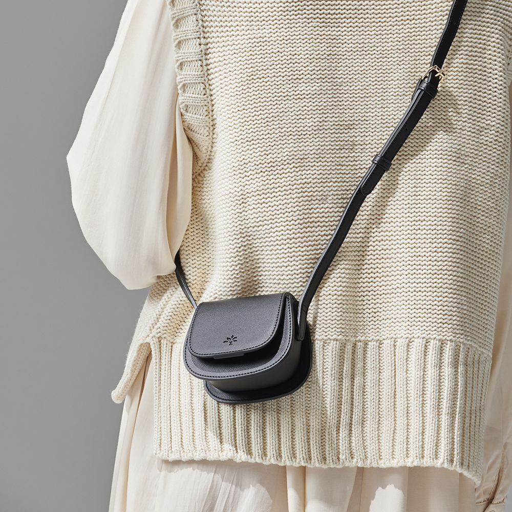 몽삭 레디 미니 마이크로 크로스백 블랙 AP12-2324-BK 마이크로백 지플립가방 여자가방