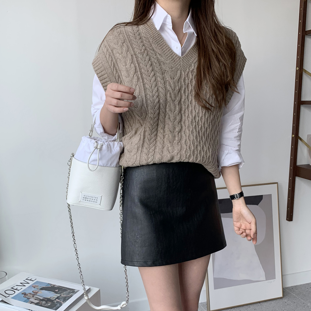루즈핏 레이어드 여성 니트조끼 브이넥 꽈배기 니트베스트 울 쪼끼 오버핏 여자 조끼 봄 가을 이미지 7