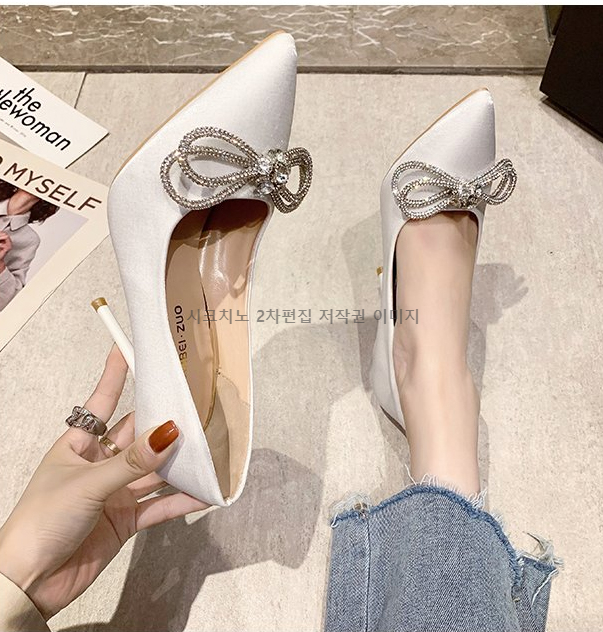 쥬리오 7,10cm 새틴 스틸레토 큐빅 하이힐 구두 2color 상세 이미지 13