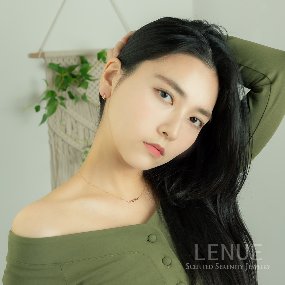 [레뉴] 이모션 큐빅 스터드 귀걸이 / 14K 골드 e 모양 애인 여자친구 생일 선물 이미지 6