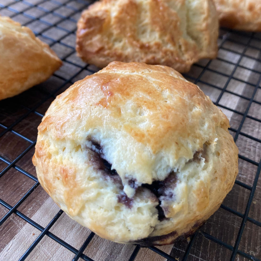 노브레드 스콘과 커피