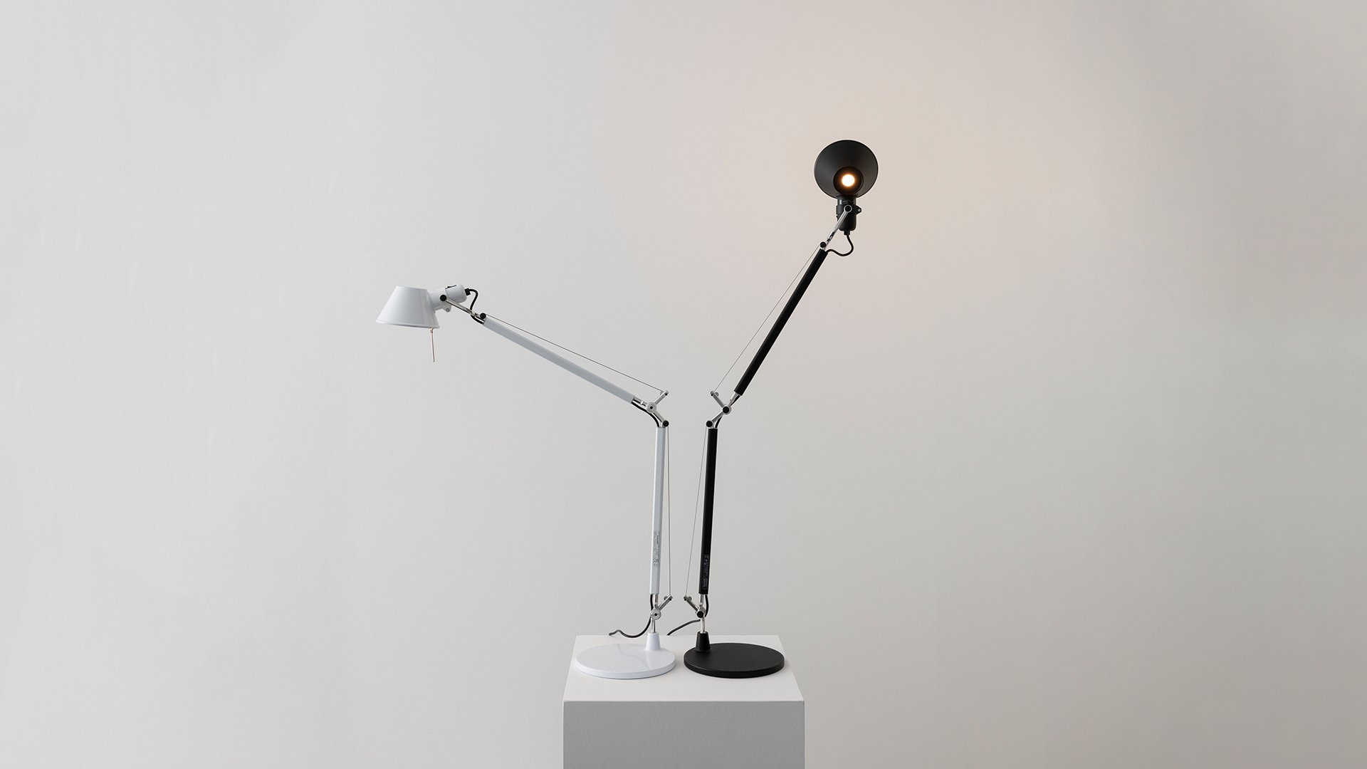 아르떼미데 Artemide 톨로메오 타볼로 Tolomeo mini Tavolo Table Lamp - 상품 이미지