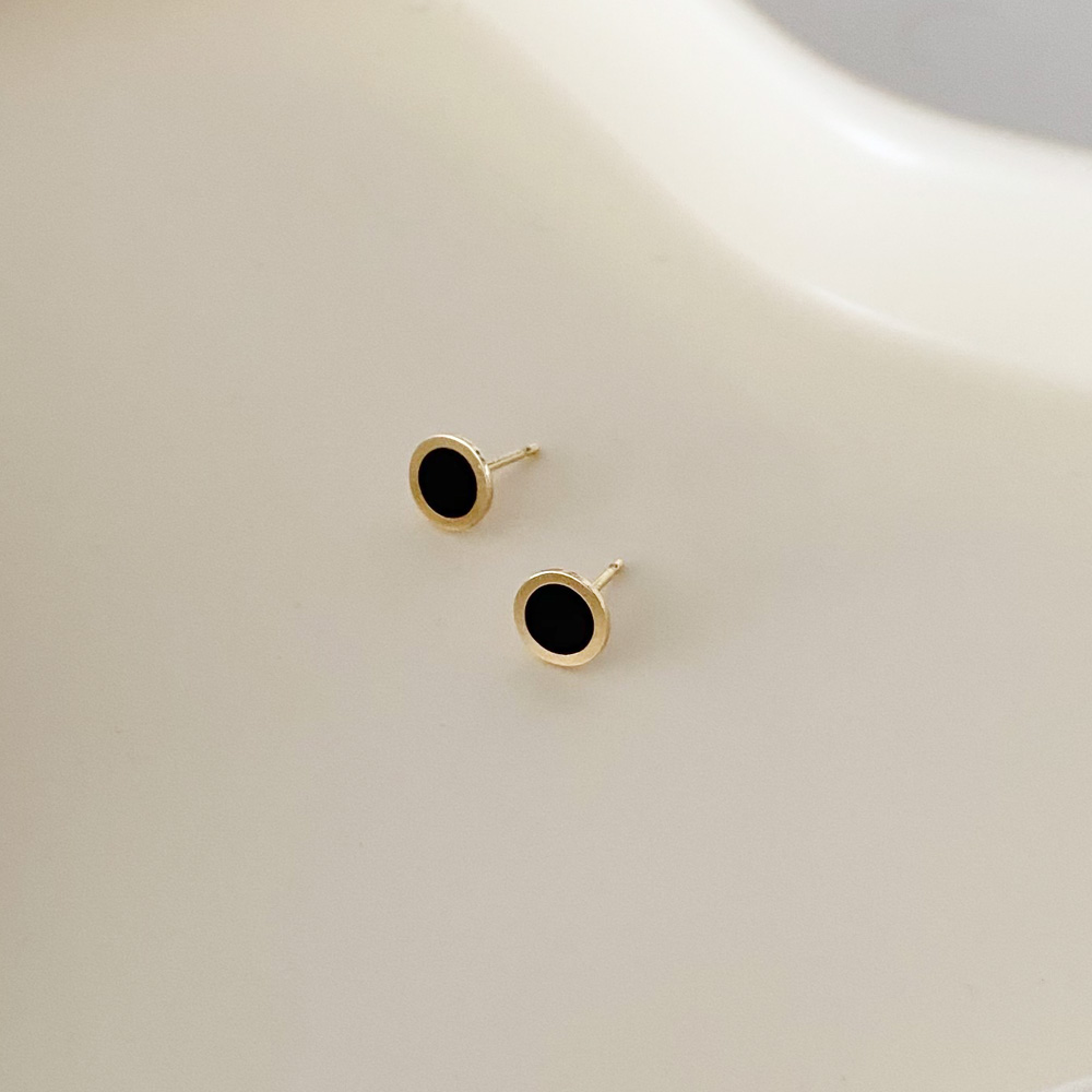 14K골드필드침 미니블랙라운드 데일리 금침귀걸이