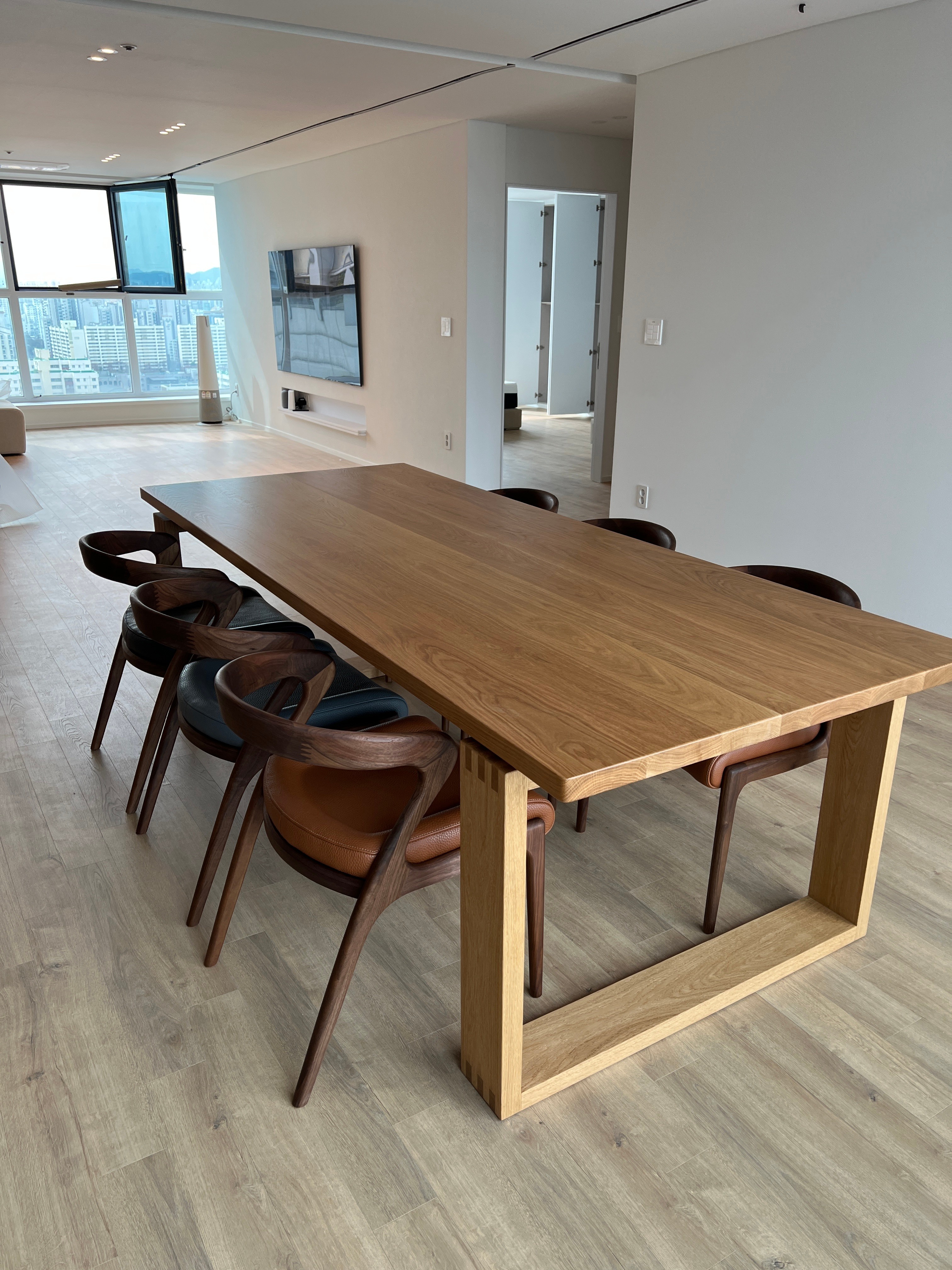 옐로우라이트 타임리스 오크 원목 식탁 다이닝 화이트오크 카페 테이블 6인용