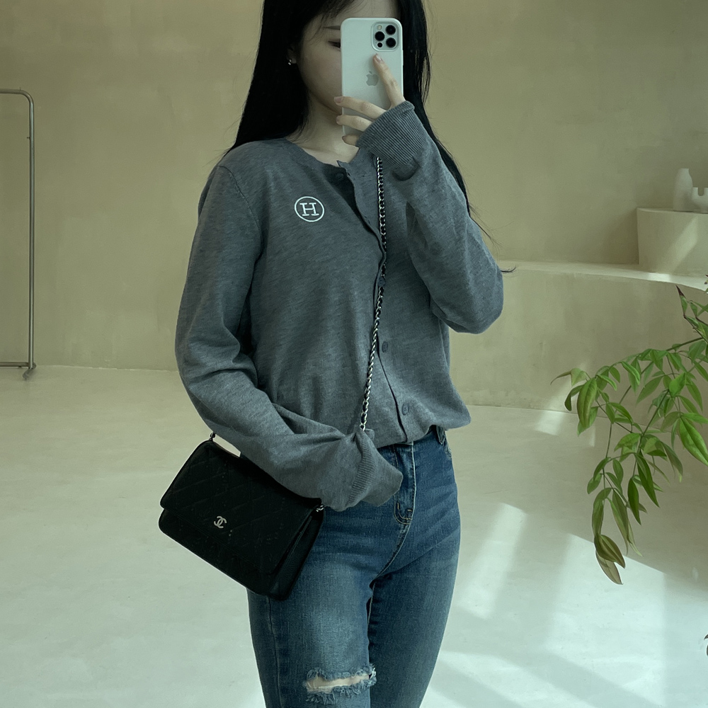 에이치 가디건 H 베이직 라운드 봄 가을 기본 니트 루즈 핏 카디건 간절기 긴팔 - 상세 이미지 3