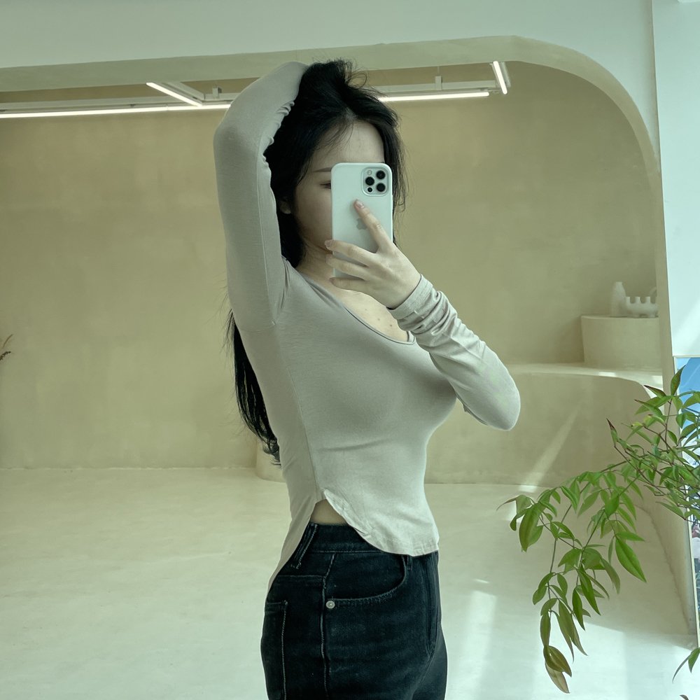 글램 T 티셔츠 긴팔 레이어드 이너 면 스판 슬림 핏 무지티 옆 트임 골반 부각 - 상세 이미지 3