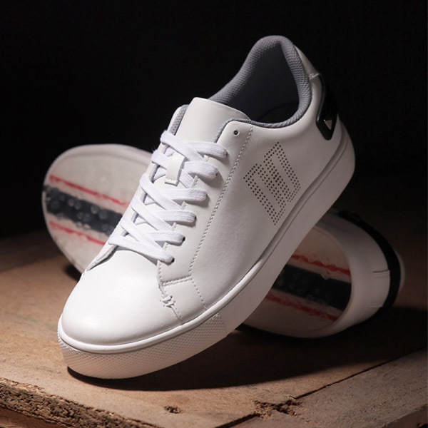 닥스골프 펀칭 로고 포인트 클래식 스파이크리스 남성 골프화