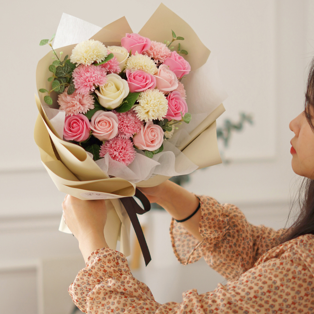 어버이날 졸업 꽃다발 축하 장미 로즈데이 졸업식 여자친구 꽃선물 예쁜 비누꽃다발