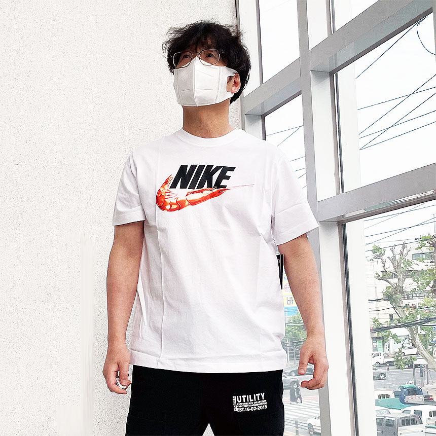 [시즌세일] 나이키 드라이핏 스우시 남여공용 코튼 반팔 티셔츠 DD1289-100(화이트), M - 상품 이미지
