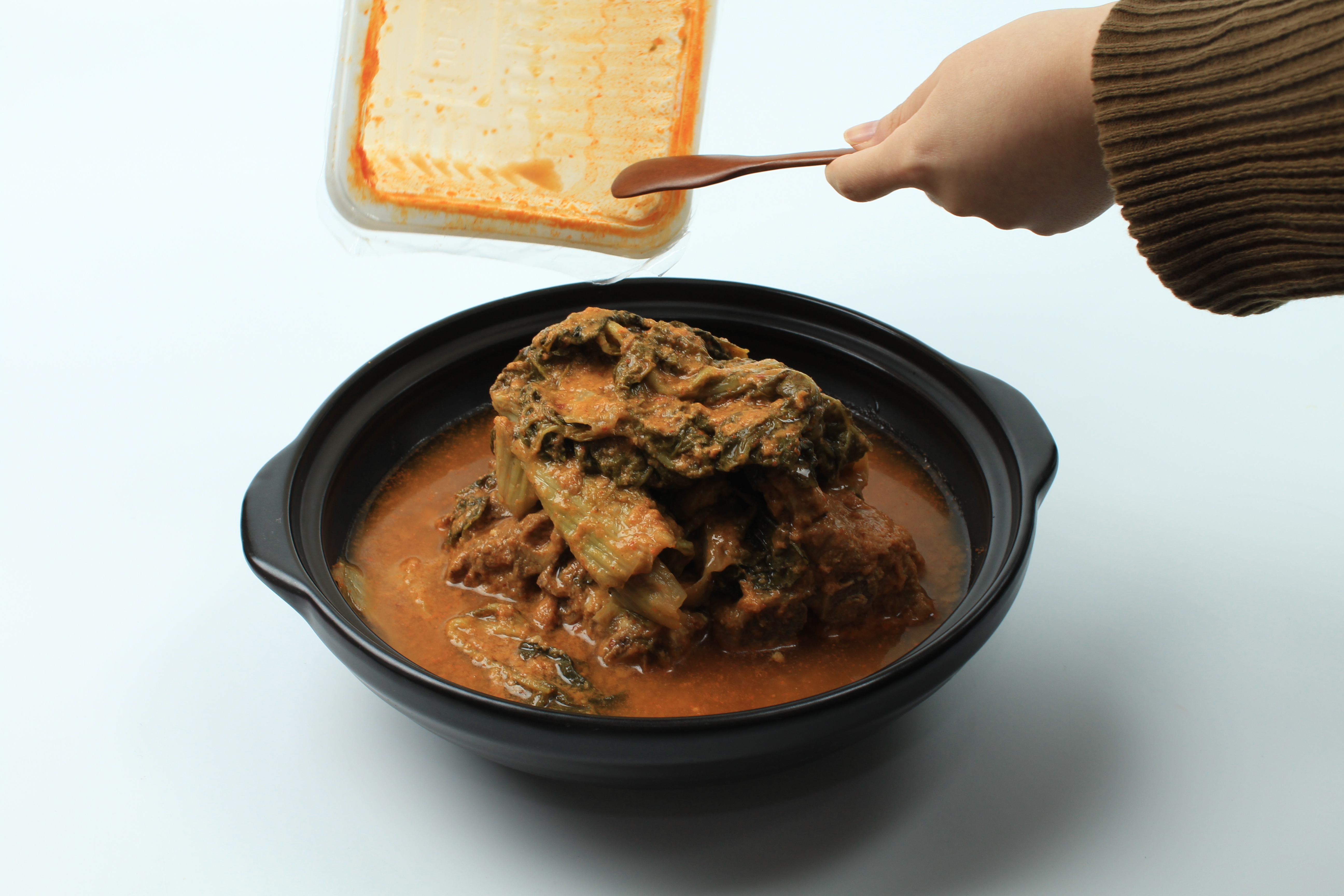 바르다집밥 감자탕 1.5kg 뼈해장국  국내산 우거지 뼈다귀 해장국 - 상세 이미지 3