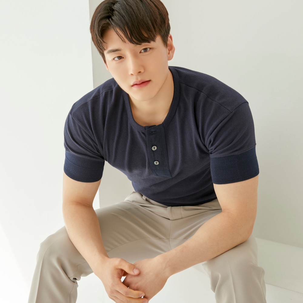 남자 헨리넥 티셔츠 머슬핏 티셔츠 블랙라벨 티셔츠 남자 티셔츠 추천 티셔츠 선택법