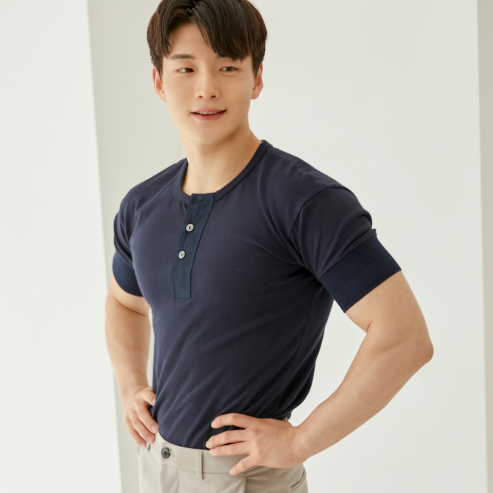 남자 헨리넥 티셔츠 머슬핏 티셔츠 블랙라벨 티셔츠 남자 티셔츠 추천 티셔츠 선택법
