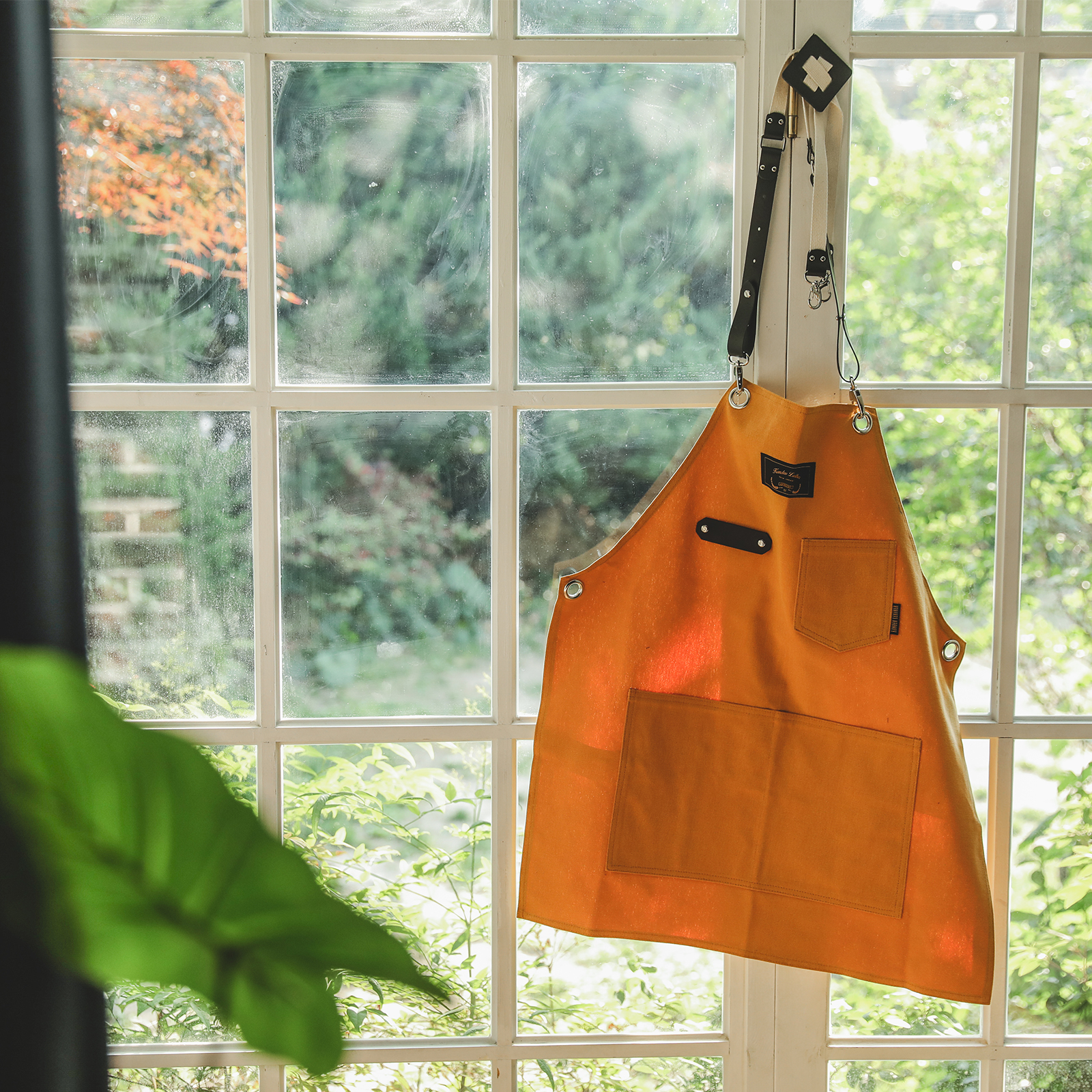 로져 옐로우브라운 칸데오레더 공방 미용실 카페 미용사 바리스타 앞치마 가죽 앞치마