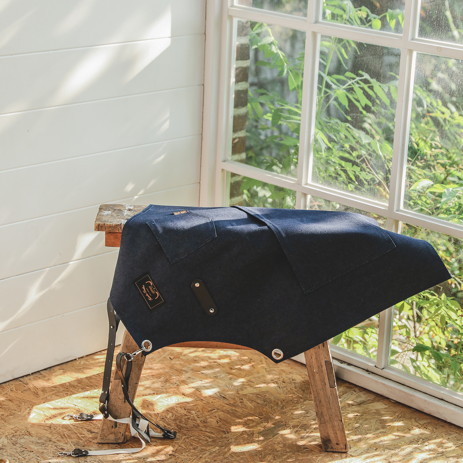 로져 진청 칸데오레더 공방 미용실 카페 미용사 바리스타 앞치마 가죽 앞치마