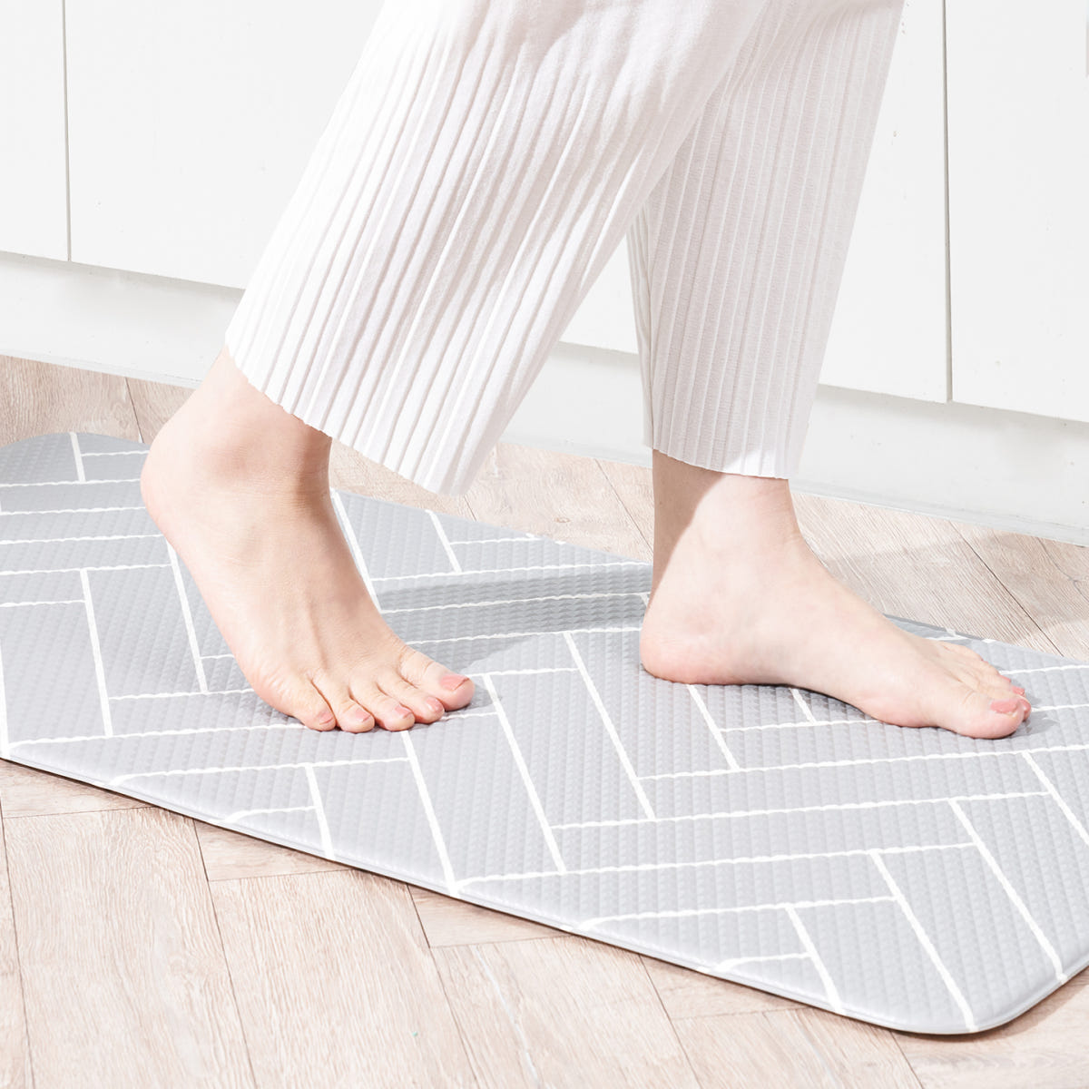 홈앤미 국내생산 양면 PVC 주방매트 욕실 겸용 다용도 논슬립 발매트 베이직 헤링본 L(120x44cm)