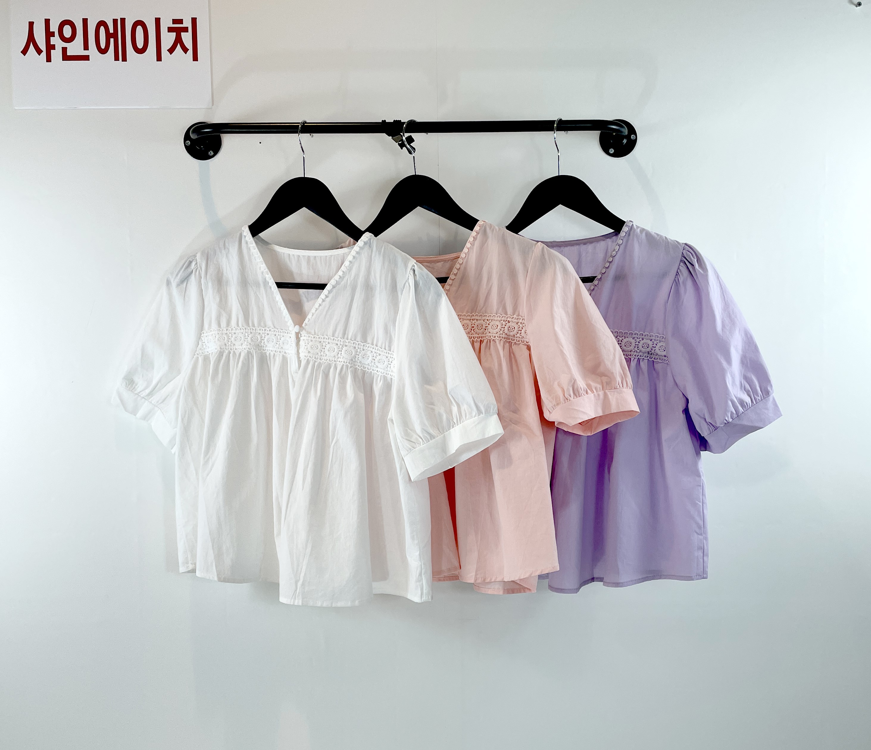 여자여자몰 바이올렛 러블리여름블라우스 코튼반팔블라우스 브이넥 콩단추 - 상품 이미지