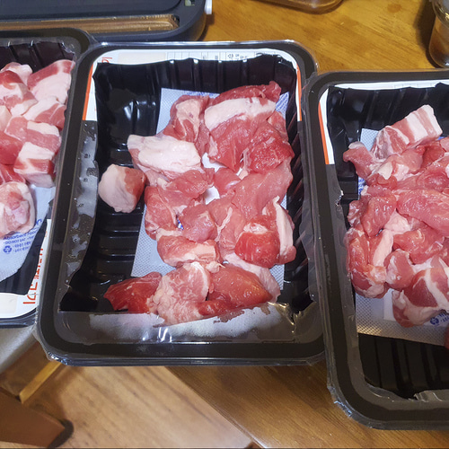 삼형제고기 국내산 한돈 찌개용돼지고기 1kg 김치찌개 짜글이 모둠부위 - 상세 이미지 3