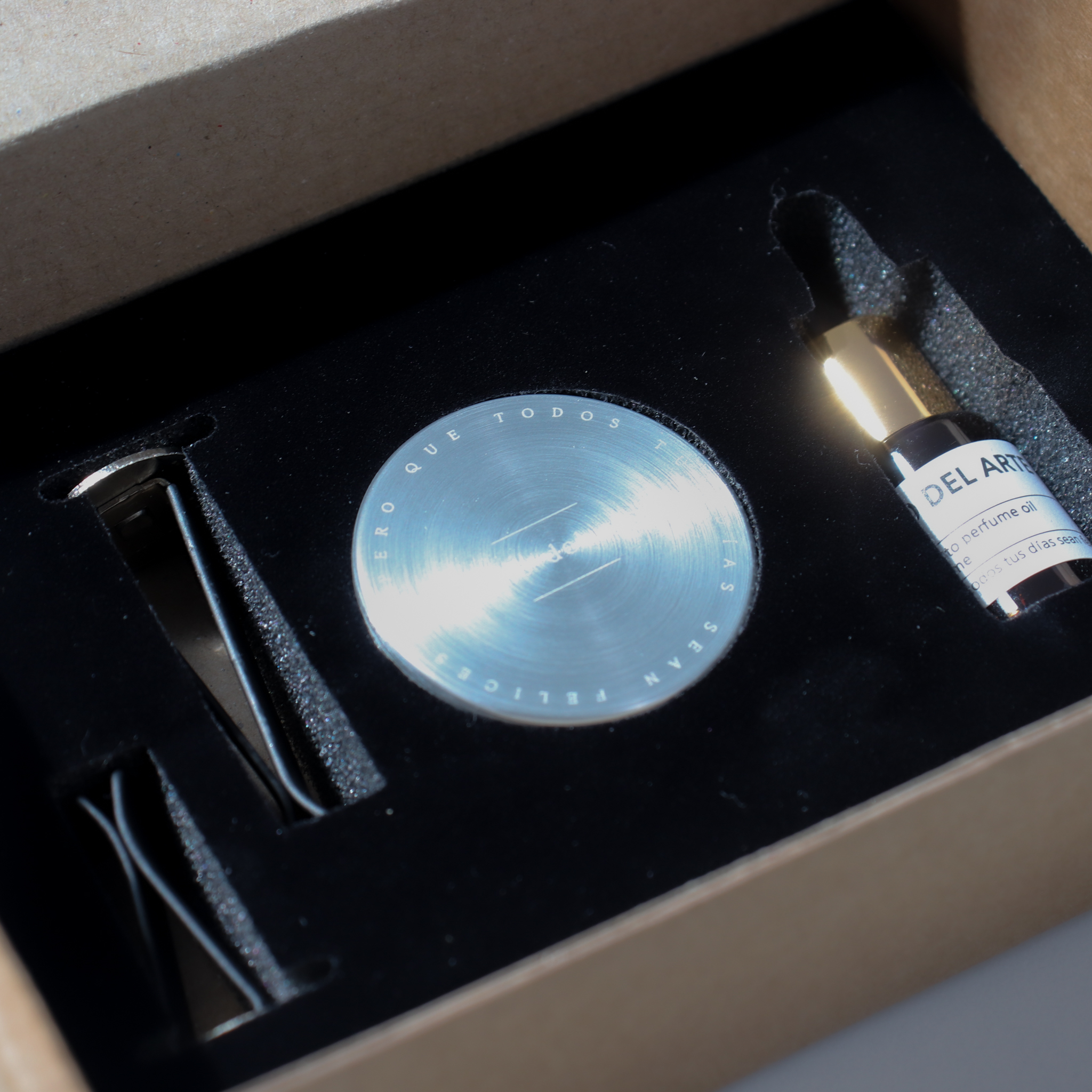 차량용 방향제 명품 송풍구 디퓨저 잉글리쉬페어프리지아, 5ml, 1개