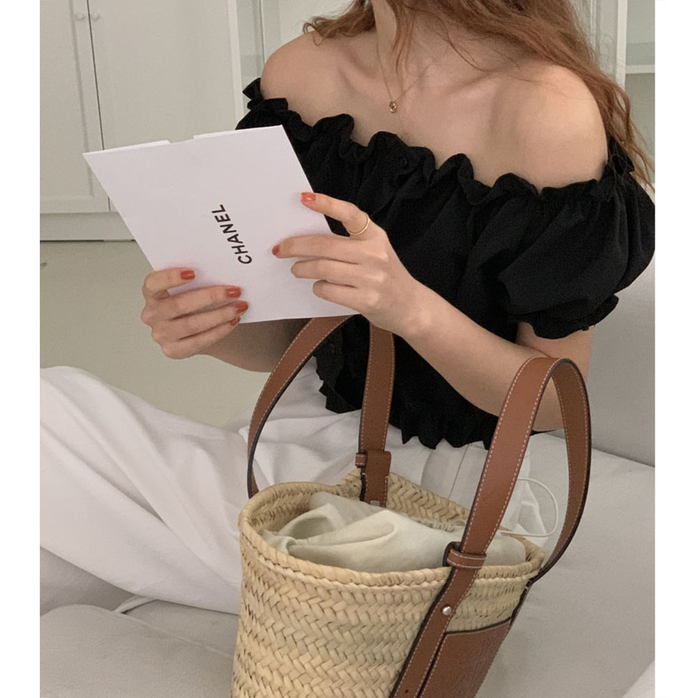 오버무드 여성 여름 신상 입술넥 러블리 프릴 레이스 오프숄더 여행 바캉스 반팔 블라우스 3color