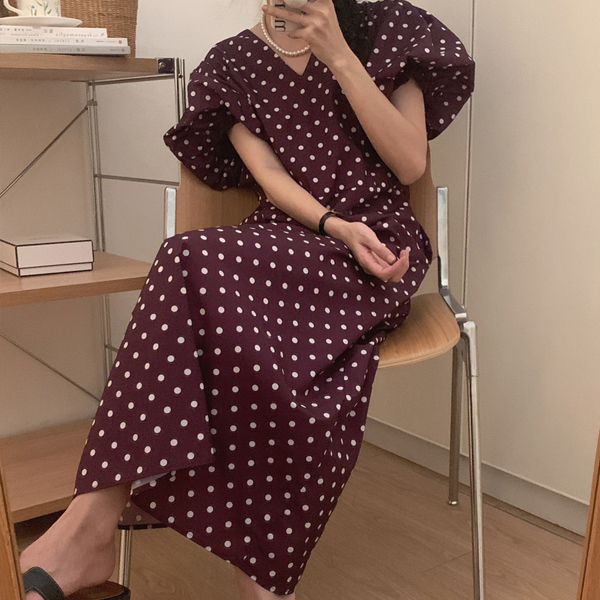 테라스 도트 소매벌룬 루즈핏 여름 반팔 바캉스룩 땡땡이 데일리 롱원피스(2color) 이미지 1