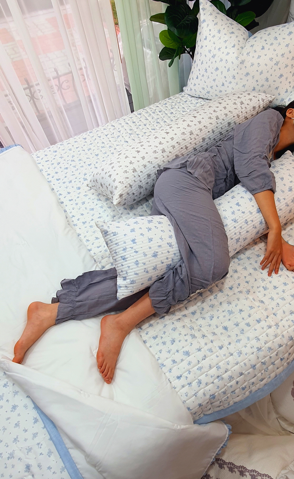 꽃무늬 슈퍼냉감 쿨 여름바디필로우 안고자는베개 롱쿠션 죽부인쿠션