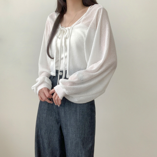 감사할인💖[MOMENT JOY/국내제작/사계절] 파우더 허그미 리본 볼레로 시스루 부클 브이넥 긴팔 크롭 니트 여름 봄 볼레로가디건 7color 상세 이미지 4
