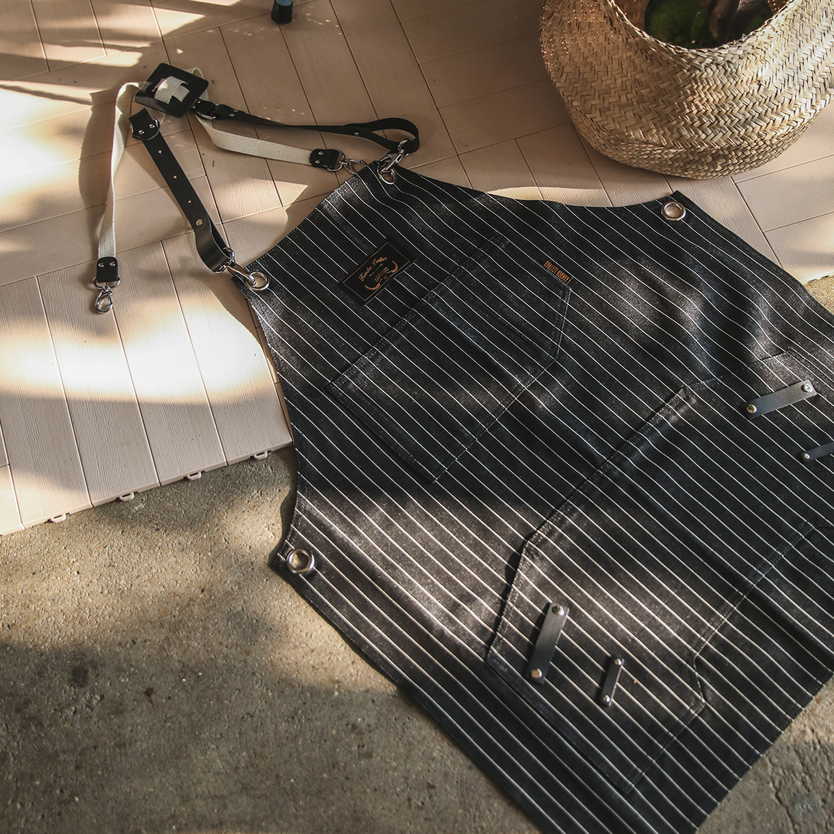 죠니 블랙스트라이프 칸데오레더 공방 미용실 카페 미용사 바리스타 앞치마 미술 가죽 앞치마