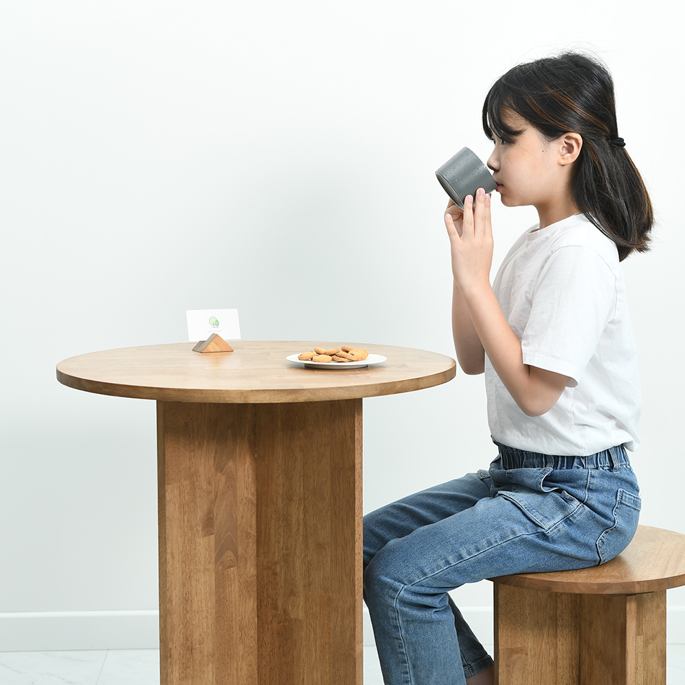 원형 라운드 식탁 테이블 원목 카페 거실 탁자 1인 2인 상판 브라운 H550 브로우드