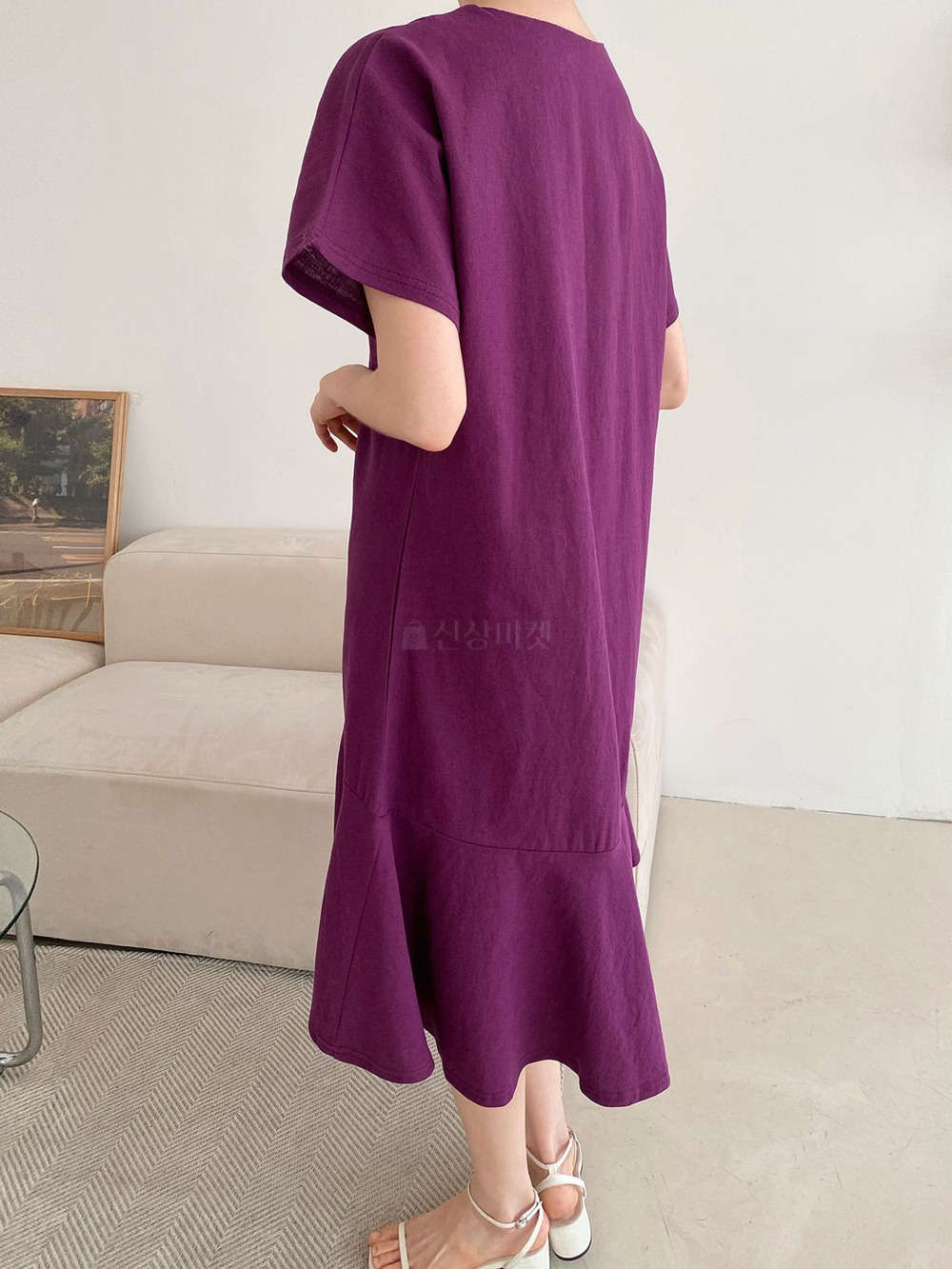 린넨 루즈핏 프릴 훌 반팔 미디 원피스 이미지 7