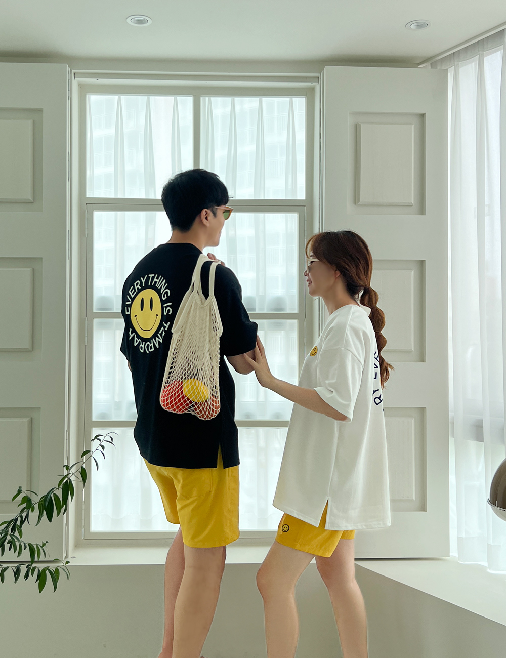여름 남녀공용 스마일 라운드 반팔 프린팅 레터링 티셔츠 신혼 여행 커플 시밀러룩 상세 이미지 11