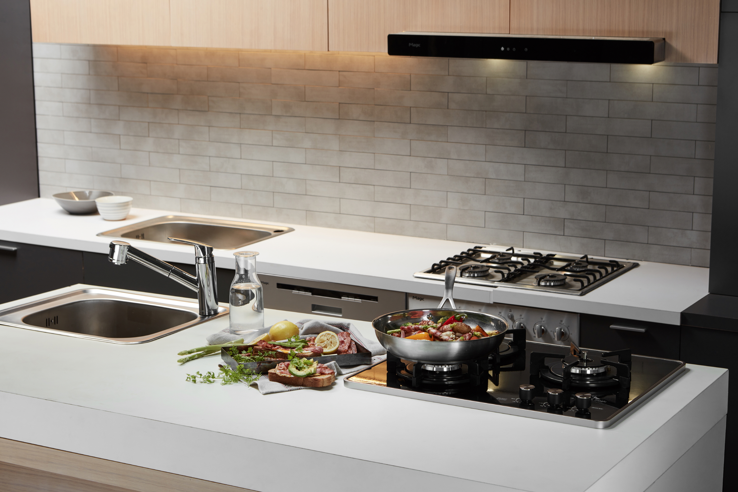 나비엔매직 빌트인 4중 블랙펄 가스 쿡탑 레인지 560x480 GRB6303NDBL LNG