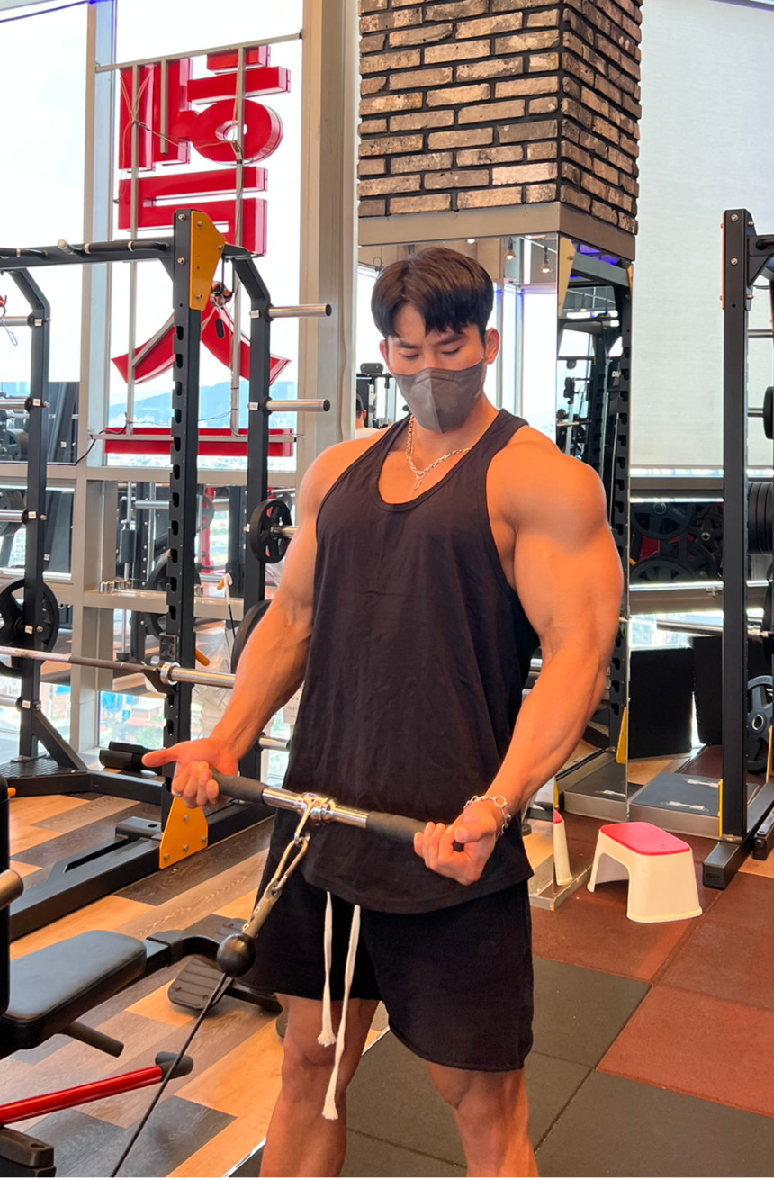 0C9778D6-24B0-4FA4-9AB4-09052B302B1A