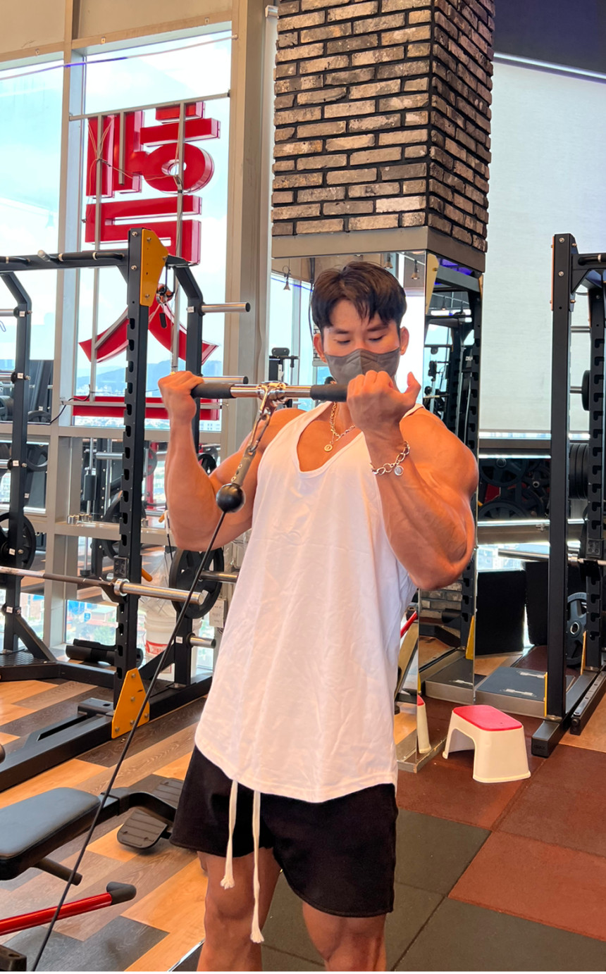 F1F6AADE-DFF1-4274-8FE3-68B24BFAEB30