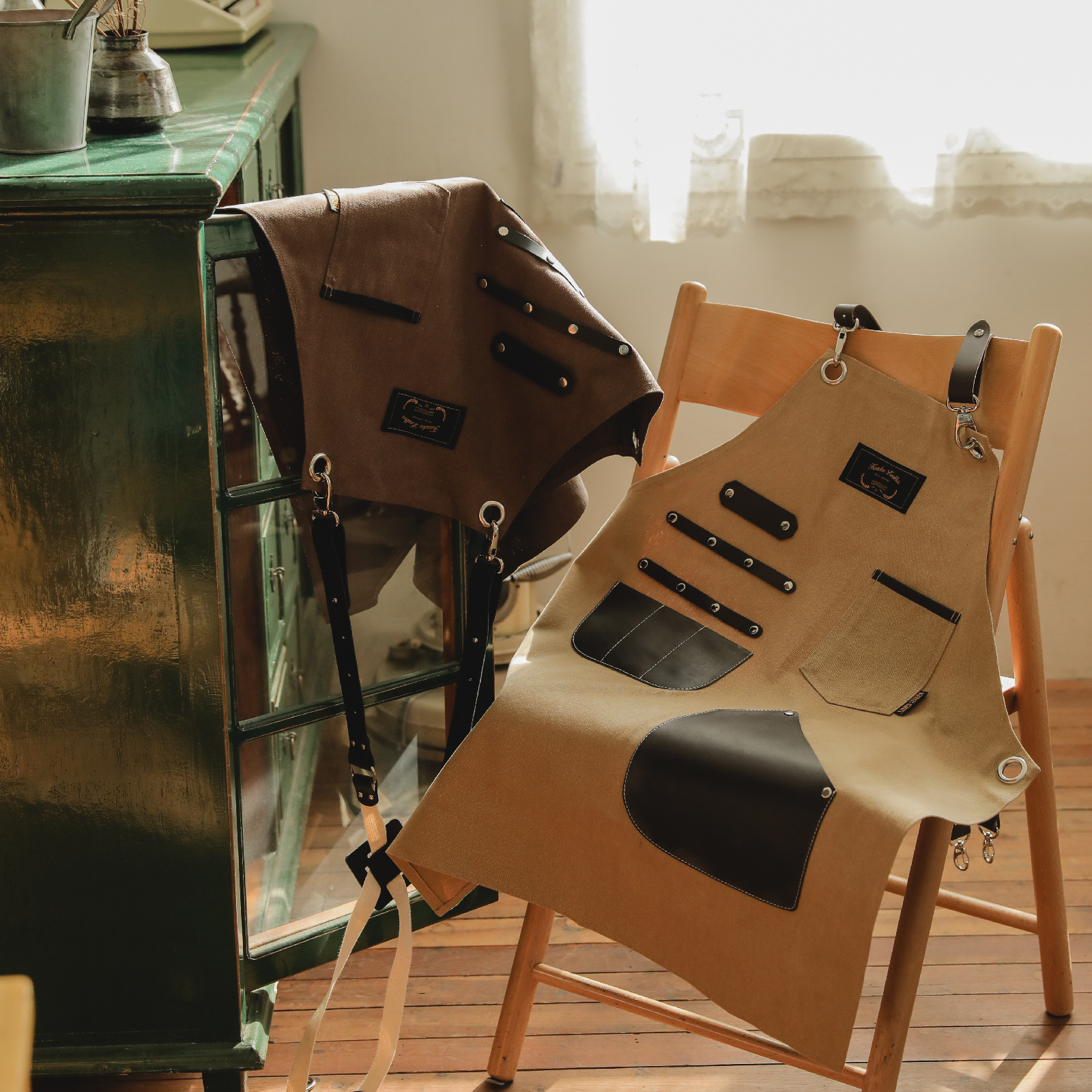 칸데오레더 하이드 피넛 공방 미용실 카페 미용사 바리스타 앞치마 가죽 꽃집 앞치마