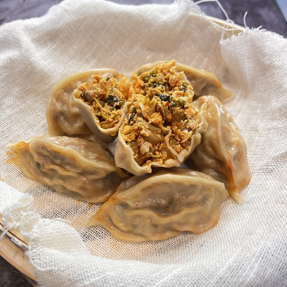 홍가네집만두 얇은피 꽉찬속 미친 매운 김치만두 국산 수제김치 맛집 (900g/30개입)