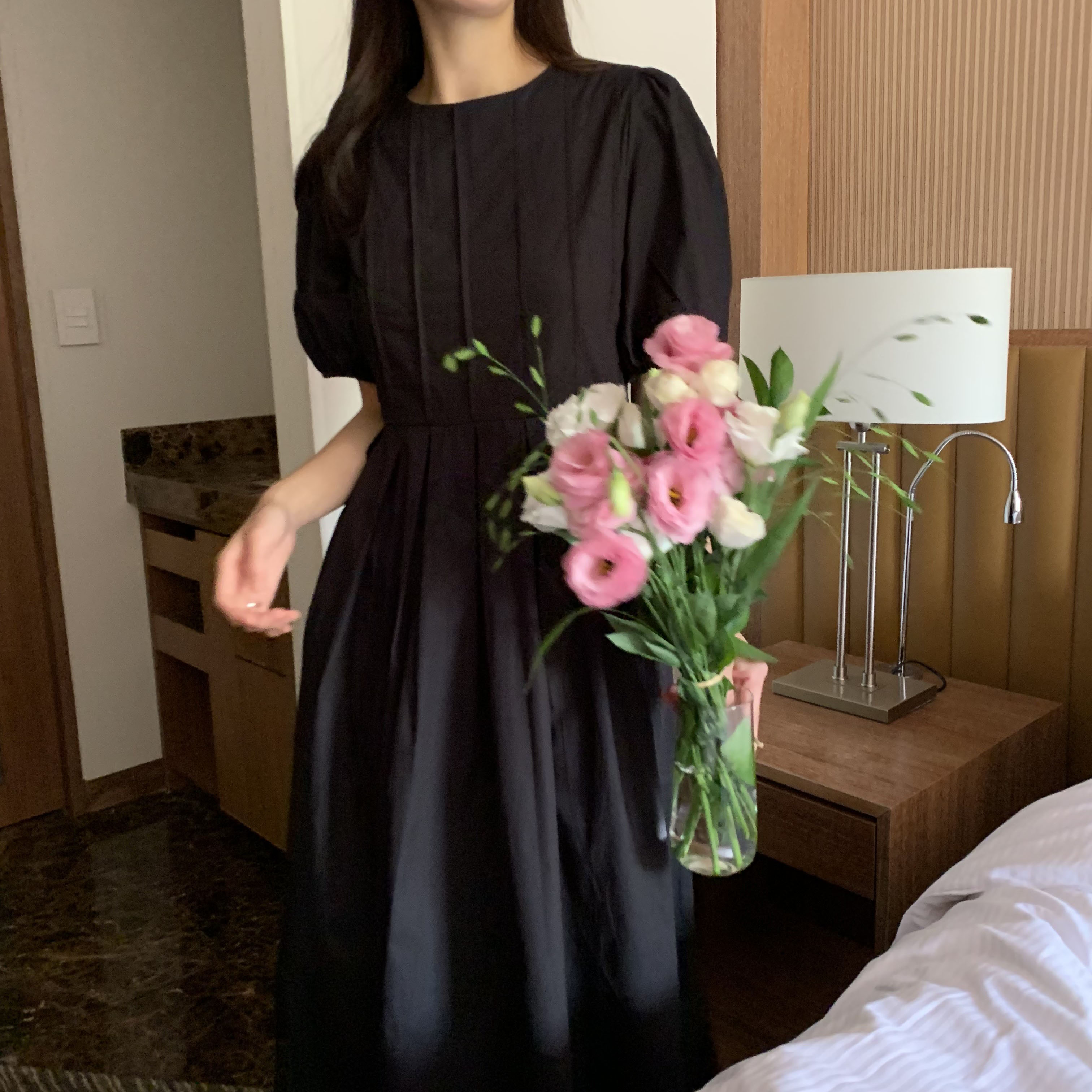아포 핀턱 주름 라운드넥 루즈핏 a라인 셔링 벌룬 퍼프 반팔 코튼 무지 여름 롱 원피스(3color) 이미지 4