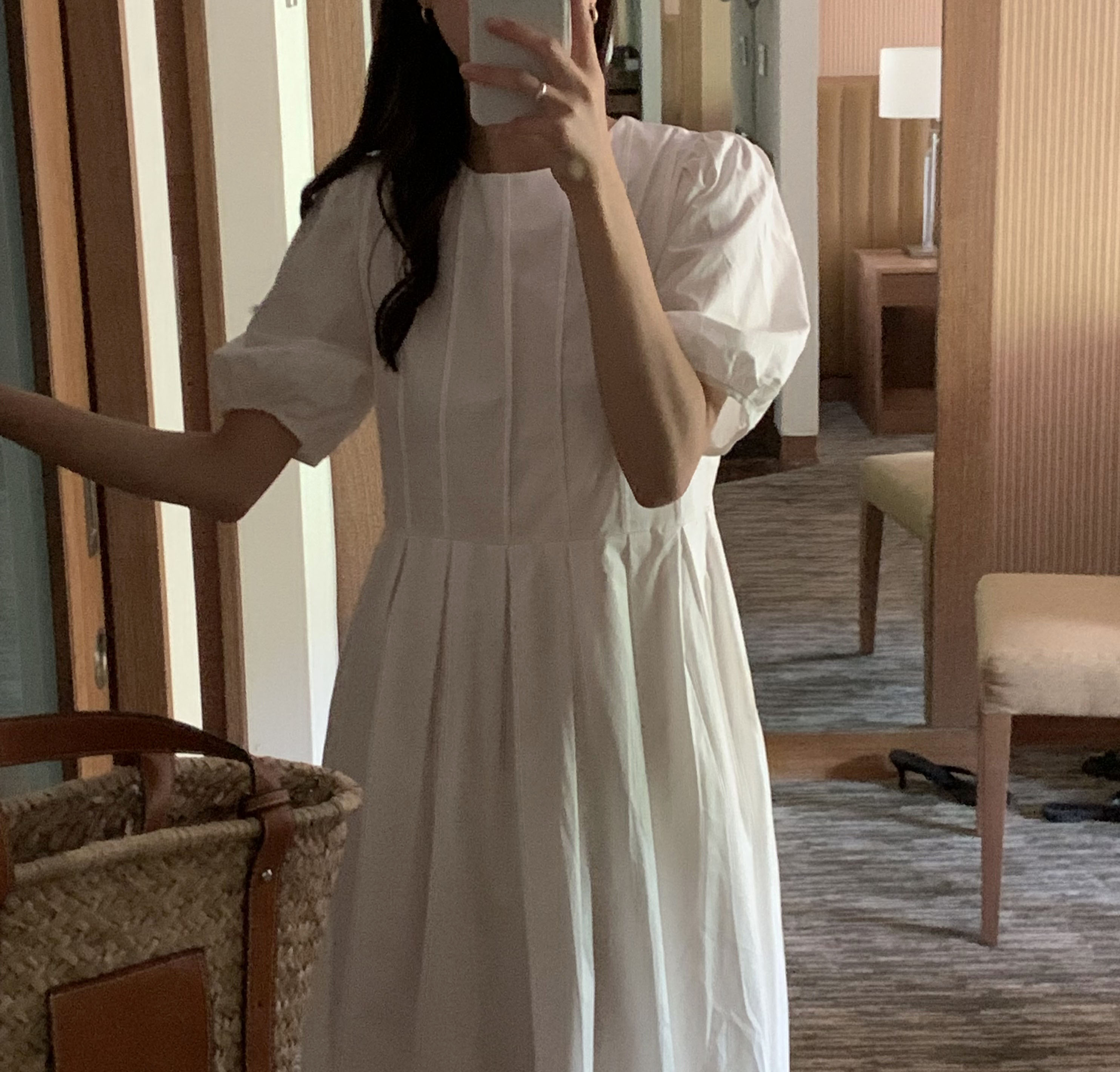 아포 핀턱 주름 라운드넥 루즈핏 a라인 셔링 벌룬 퍼프 반팔 코튼 무지 여름 롱 원피스(3color) 이미지 2