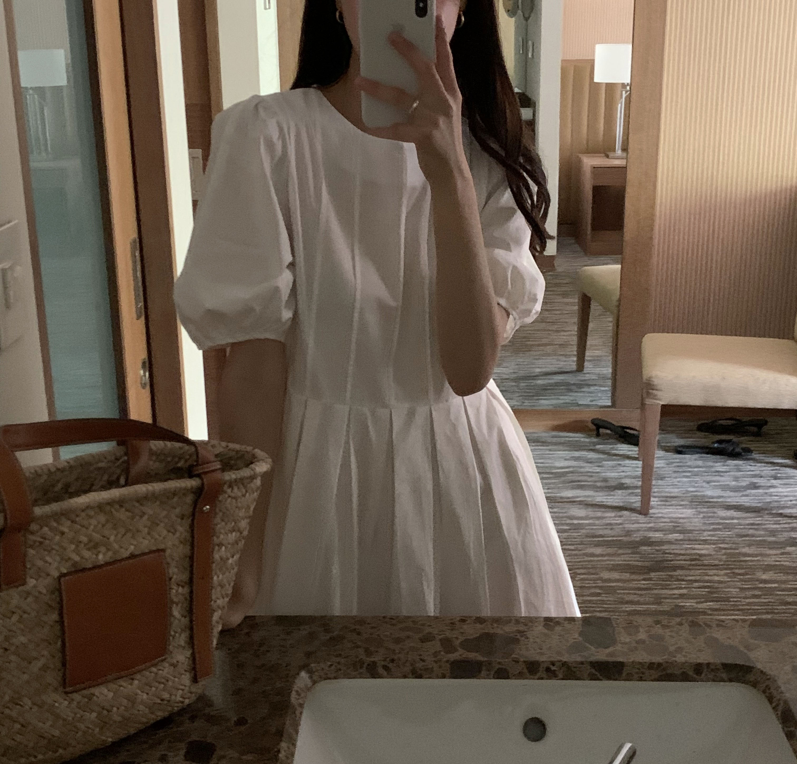 아포 핀턱 주름 라운드넥 루즈핏 a라인 셔링 벌룬 퍼프 반팔 코튼 무지 여름 롱 원피스(3color) 이미지 3