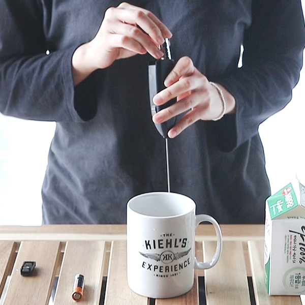 FROTHER 전동 우유거품기 블랙 6123.4715