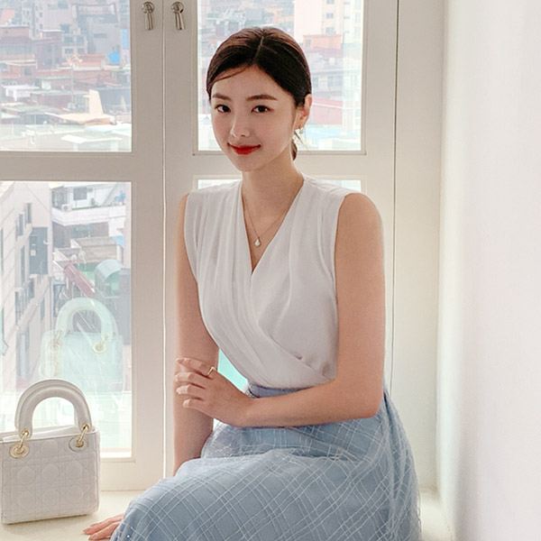 [투데이Pick]  (국내제작) 랩 셔링 민소매 블라우스 bs7078 착용 후기 | 사이즈/핏 총정리 - 대표 이미지