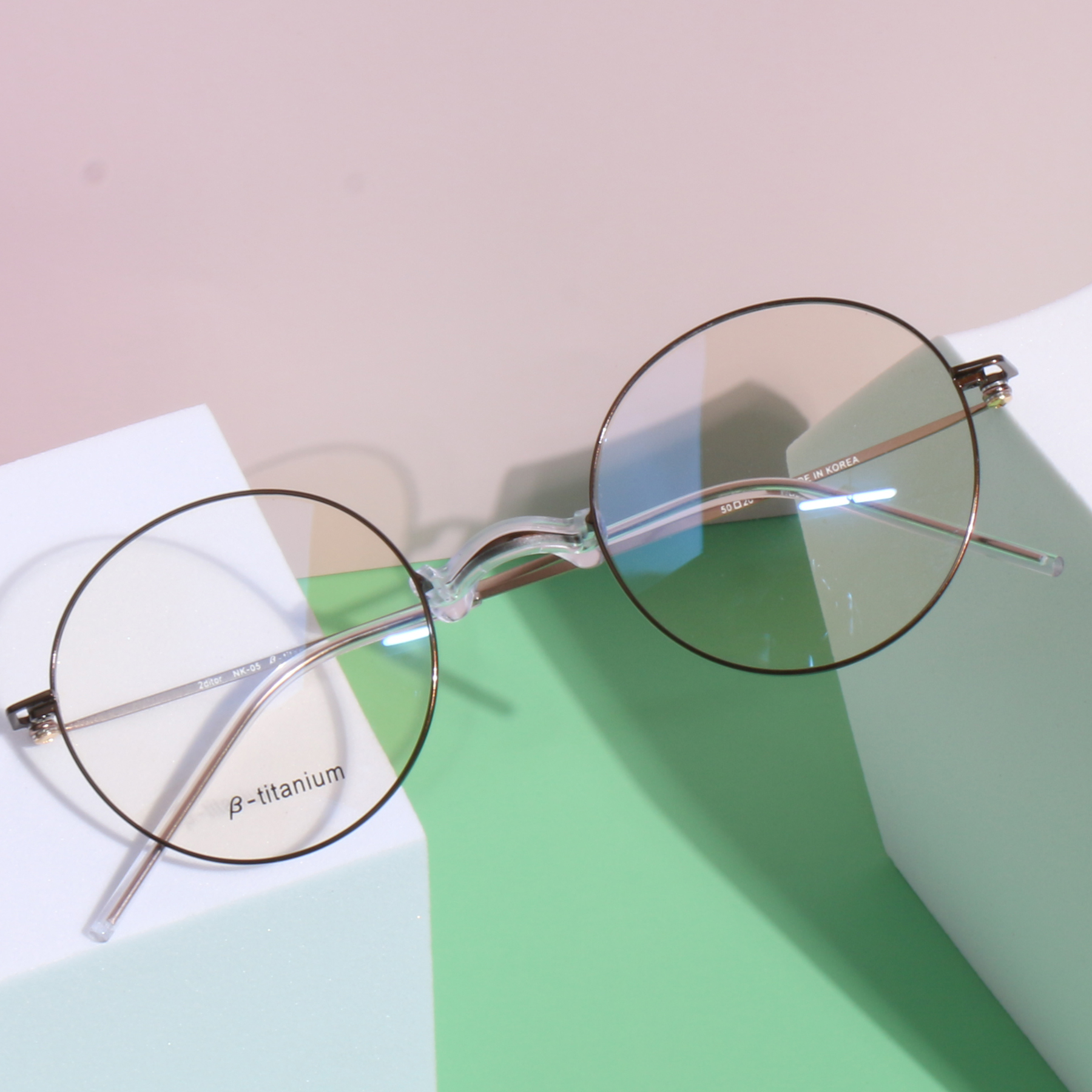 코받침 없는 깃털처럼 가벼운 베타 티타늄 안경테 남자 여자 코없는 블루라이트 차단 안경