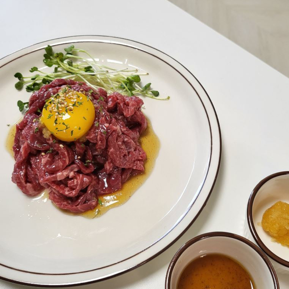 [평점 4.95] 마장동 투뿔 화려한우 육회 육사시미 뭉티기 당일작업