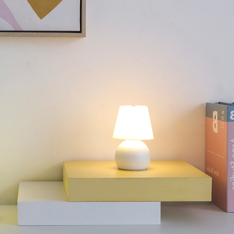 CAMPANA LED 전구일체형 단스탠드 KS2549T 화이트 9772.9581 - 메인 이미지