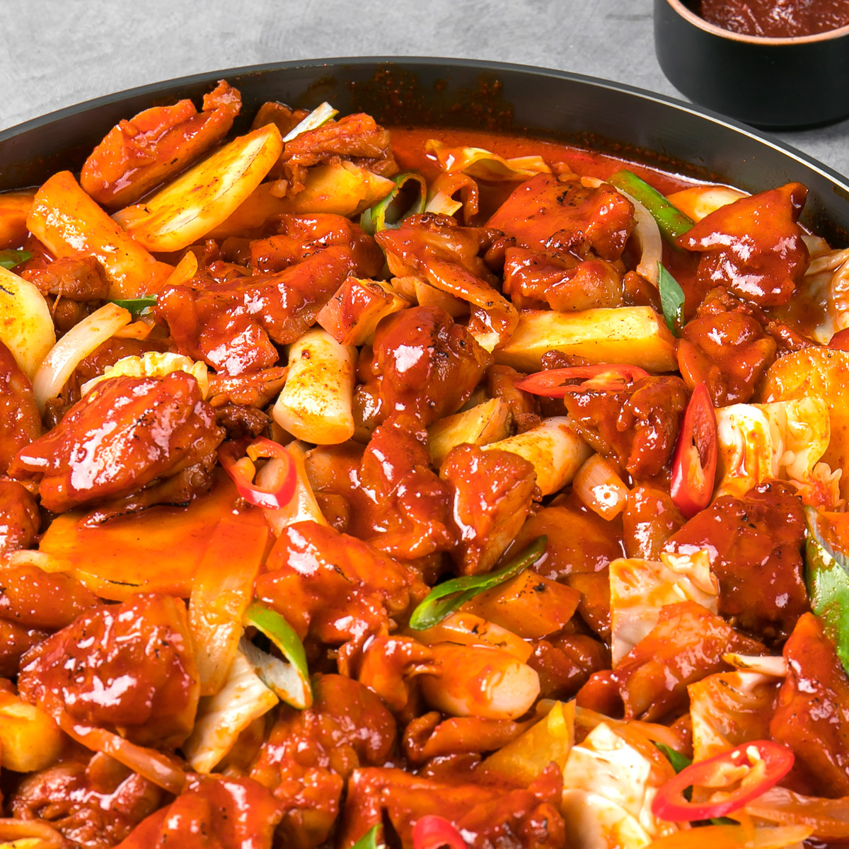 춘천 신선 한입닭갈비 700g + 분모자100g 캠핑 음식 이미지 6