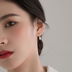 원터치 실버 링 드롭 큐빅 귀걸이 N211 솔직 후기 | 실사용자 리뷰 분석 - 상품 이미지 2