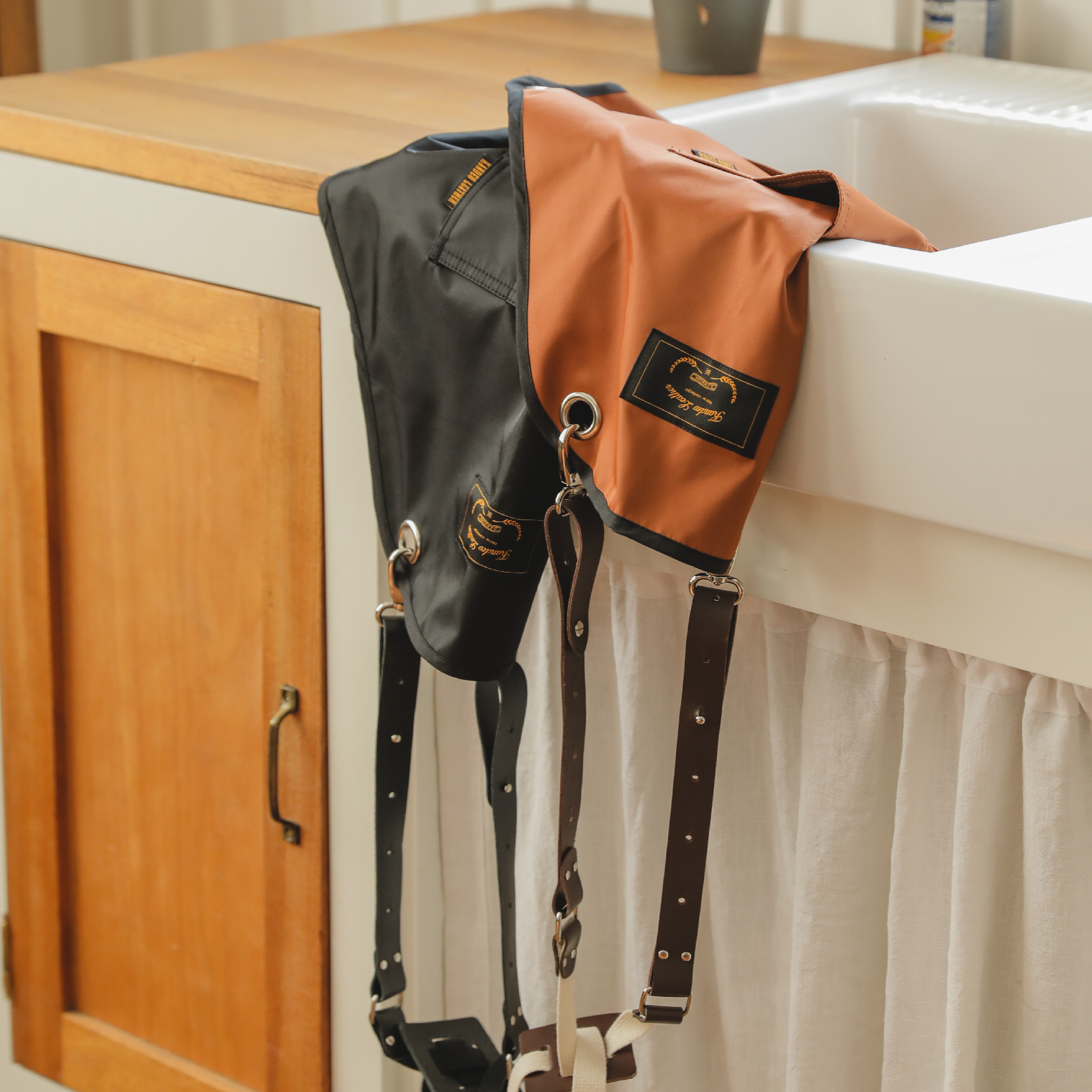 레인져 블랙 칸데오레더 공방 미용실 카페 미용사 바리스타 앞치마 제작 가죽 방수앞치마