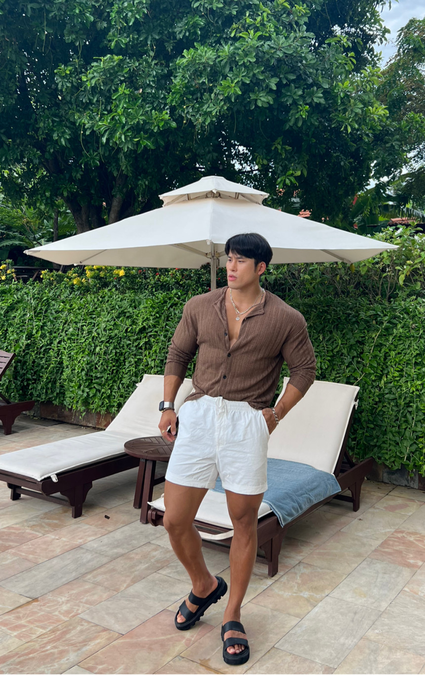 C69ACDB4-D9AC-4C3E-9E92-F0C944FD593D